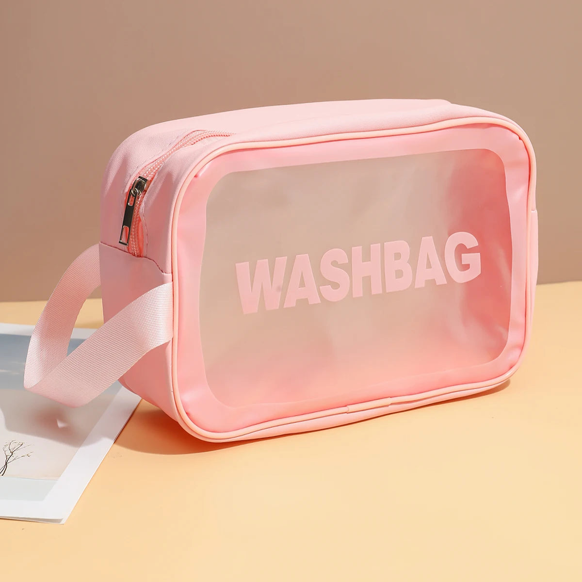 16-piece makeup set, a makeup kit, includes a three-piece hairband set, makeup sponges, and cleansing tools.